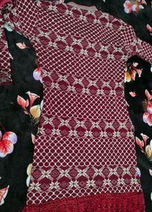 Women White &amp; Red Woolen Kurti