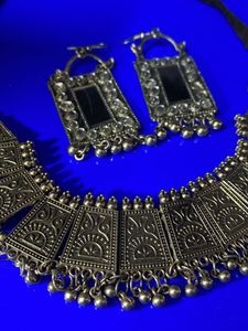 Necklace &amp; Earring Set