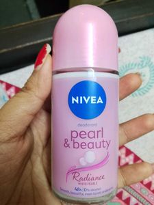 Underarms Roll-On Pink Colour