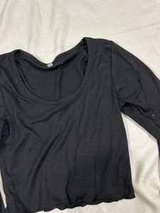 Black Long Sleeve Crop Top