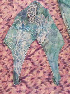 Abstract Printed Ruffle Trim Slit Coord