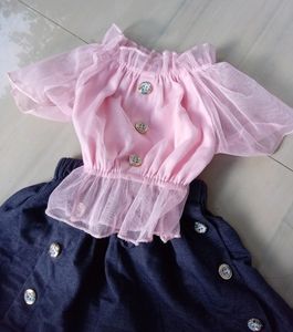 Pink Skirt And Top🩷🖤