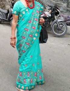 कढ़ाई वाली साड़ी धागे की कढ़ाई पूरी साड़ी पर