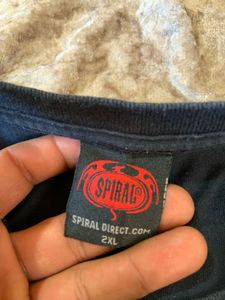 Skull  spiral vintage y2k tshirt