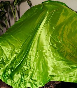 Lime Green Satin Skirt Totaly New Size Issues