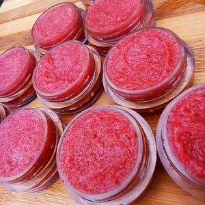 Beetroot Whitening Lip Scrub