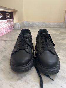 Black Low-Top Sneakers