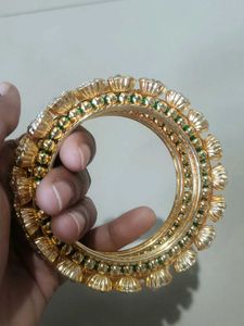 Elegant Gold-tone Bangle Set
