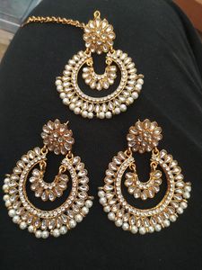 Pearl Earrings And Bindi Set