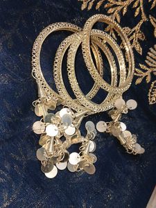 Silver Tone Bangle Set