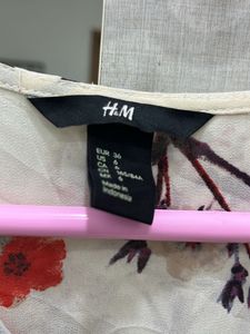 Floral Blouse - H&amp;M Size Medium