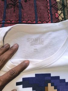 Sonic the Hedgehog Graphic Tee