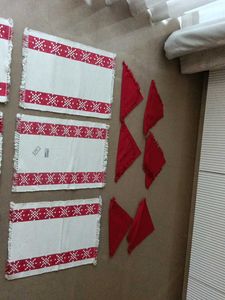 Set of 6 table mat in six napkins