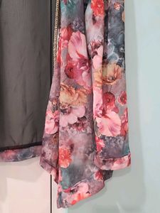 Globus Floral Shrug
