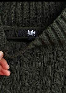 Her By Invictus Green Pullover