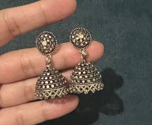 Pair Of Jhumkas