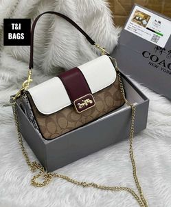 🆕️🔥COACH HANDBAG With Box