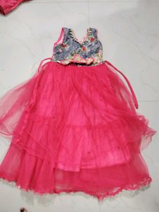 Very Stylish Girl Long Frok With Legins