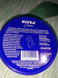 NIVEA Cream For Winter With Premium Case.
