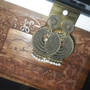 Golden & Black Earrings With Timy Pearl