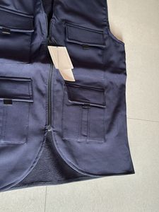 Mens  riding &amp;hiking sleeveless four pocket jacket