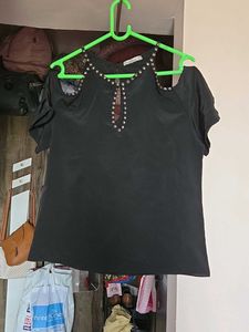 trending top in black