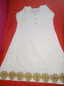 Elegant White Embroidered Kurta