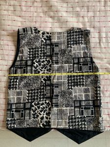 Unisex Black &amp; White Vest