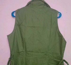 SASSAFARAS OLIVE GREEN BUTTONED SLEEVELESS DRESS