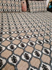 Patterned Bedding Set