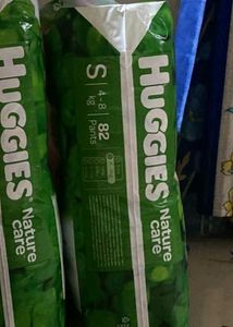 Pack Of 82 Huggies Nature Diapers + 3 Pants Free