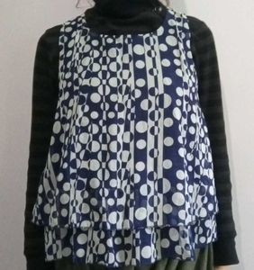 Chic Tiered Top with Fun Pattern - Must See!"