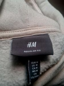 H&amp;M Artisan Hoddie perfect for casual and streetwe