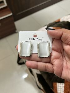 Anti-tarnish premium, Korean stud