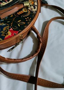 Round Multiple Texture Sling Bag