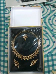 Necklace Set With Earing And Teeka