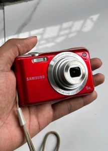 Samsung Digital Camera - Red