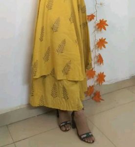 Embroidered Heel Sandals