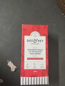 Dot & Key Strawberry 10% Niacinamide Face Serum