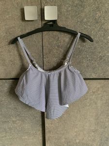 Xhilaration USA 🇺🇸 Striped Swimsuit Top