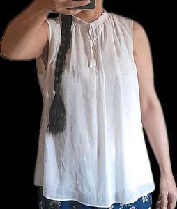 H&M Sleevless Ivory Crepe Top With Flaws