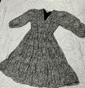 Women FIERCE SNAKE PRINT FLOWY DRESS ( SIZE 2XL)