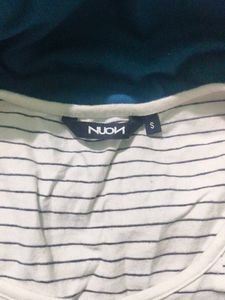 Minimal White Striped Crop Top – Full Sleeves