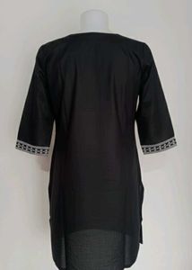 Elegant Black Embroidered Kurta