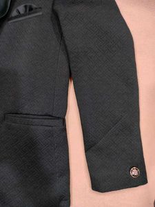 🆕Black Shinning Designer Blazer With Freebie 🆕