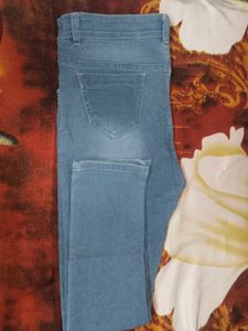 *SLIM DENIM JEANS*