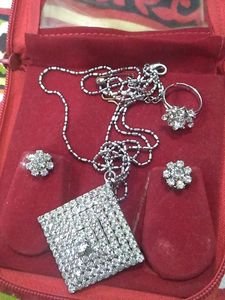 Neck Less Daimond For Beutyfull Girls