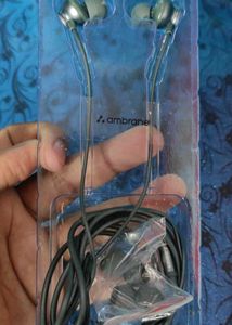 Dubstep Bluetooth Speaker, Ambrane Earphone