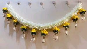 Gajra Floral Toran