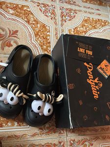 Trendy - Penguin Googly Eye Clogs